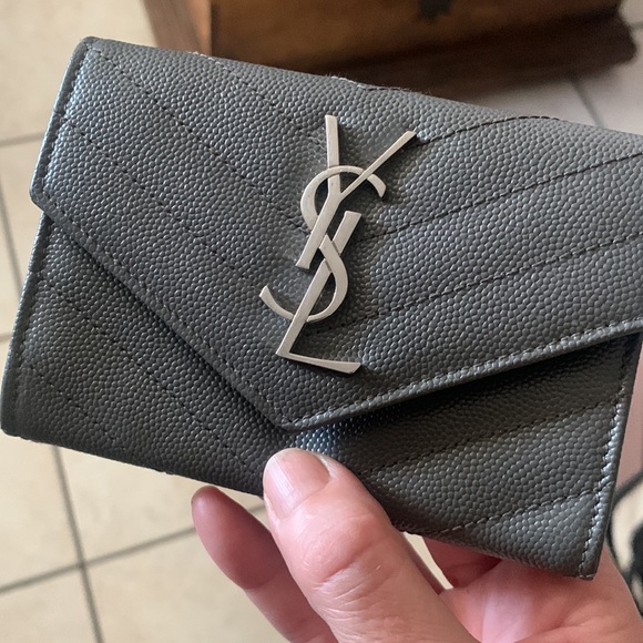 YSL Saint Laurent Cassandre Matelassé Small Envelope Wallet  Embossed like new - Picture 6 of 7